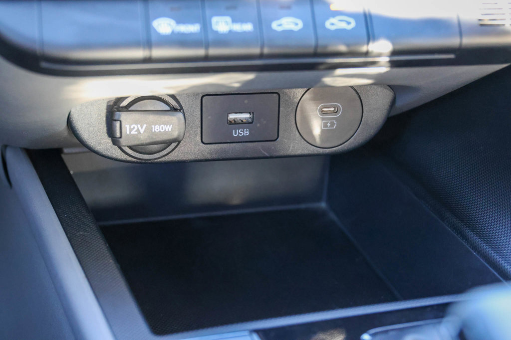 Used 2025 Hyundai Elantra Hybrid FWD image 22