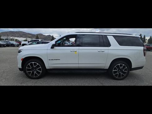 Used 2023 Chevrolet Suburban RST w/ Luxury Package AWD/4WD image 7