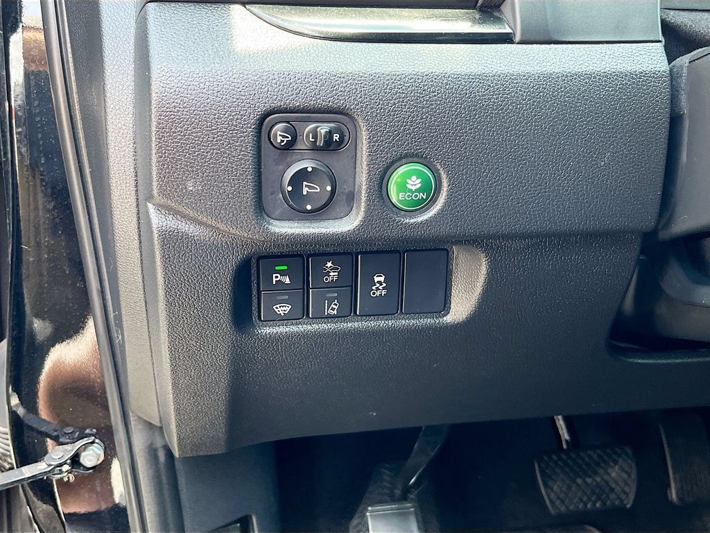 Used 2025 Honda Passport Black Edition image 10