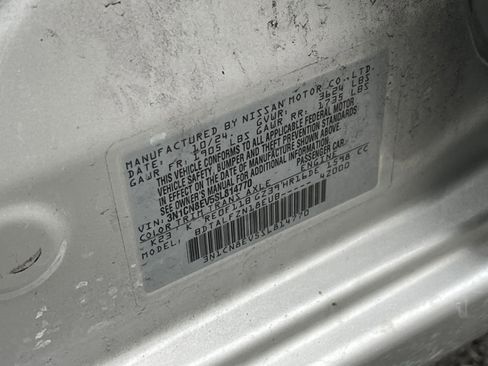 Used 2025 Nissan Versa SV image 28