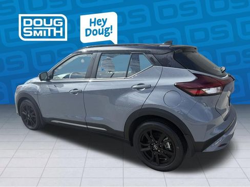Used 2023 Nissan Kicks SR w/ SR Premium Package FWD image 2