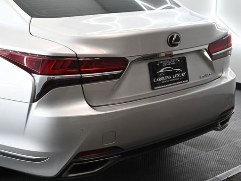 Used 2018 Lexus LS 500 w/ Luxury Package image 10