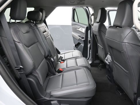 New 2025 Ford Explorer Active w/ Active Comfort Package image 10
