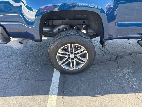 Used 2020 Chevrolet Colorado LT w/ LT Convenience Package AWD/4WD image 15