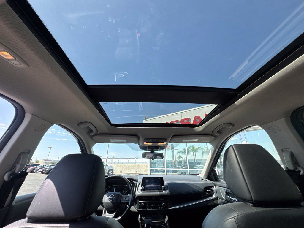 Used 2025 Nissan Rogue SV w/ SV Premium Package FWD image 25