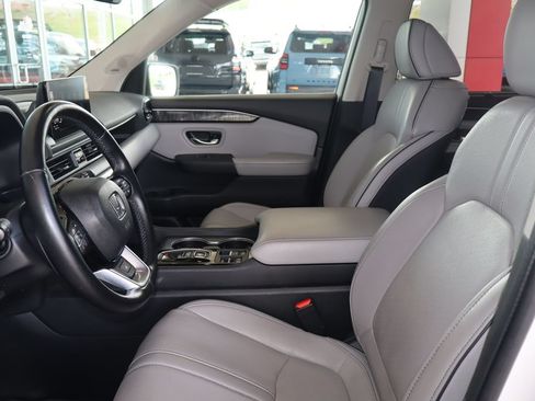 Used 2023 Honda Pilot Elite image 16