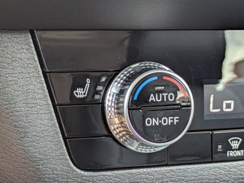New 2026 Mitsubishi Outlander AWD image 23