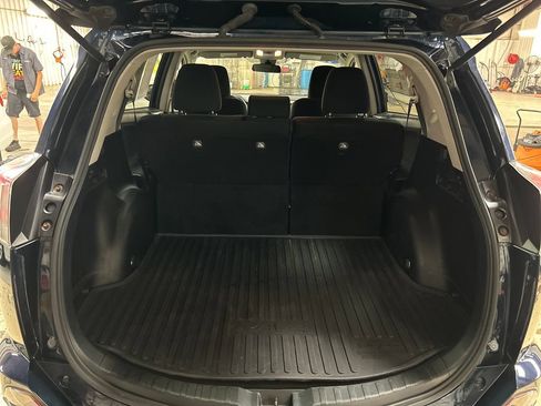 Used 2018 Toyota RAV4 LE w/ All Weather Liner Package FWD image 4