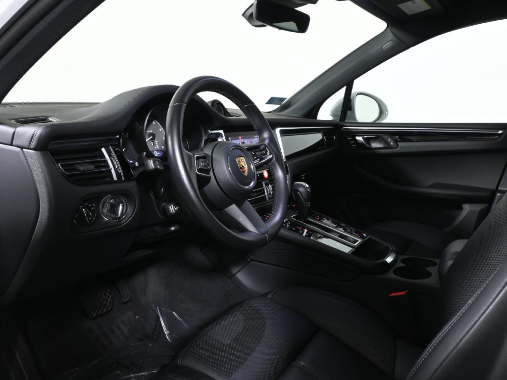 Used 2023 Porsche Macan S AWD/4WD image 4