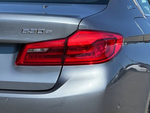 Used 2019 BMW 530e w/ Premium Package RWD image 32
