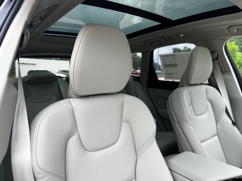 Used 2025 Volvo XC60 B5 Plus w/ Protection Package Premier image 9