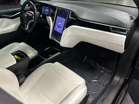 Used 2017 Tesla Model X 75D image 19