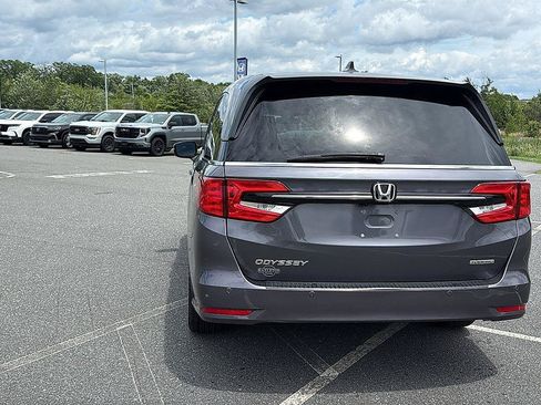 Used 2023 Honda Odyssey Touring image 8