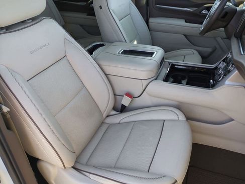 Used 2021 GMC Yukon XL Denali w/ Denali Ultimate Package image 24