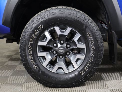 Used 2018 Toyota Tacoma TRD Off-Road AWD/4WD image 20