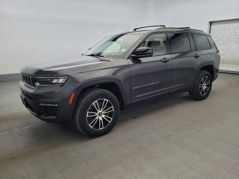 Used 2022 Jeep Grand Cherokee L Limited image 2