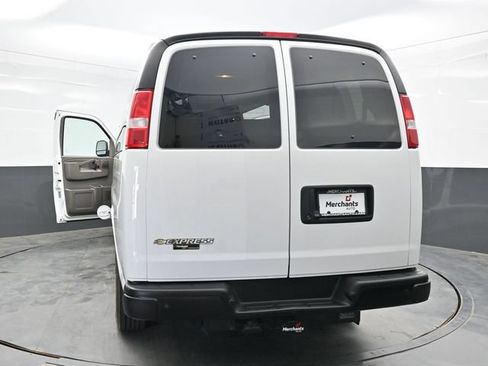 Used 2024 Chevrolet Express 3500 LS RWD image 51