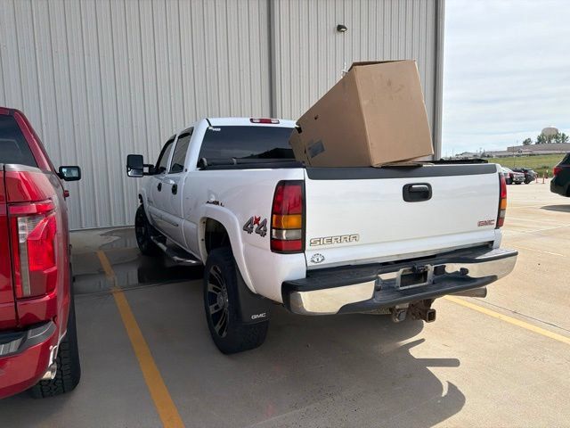 Used 2004 GMC Sierra 2500 SLT w/ Heavy-Duty Power Package AWD/4WD image 5