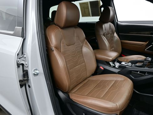 Used 2022 Kia Telluride SX w/ SX Prestige Package image 14