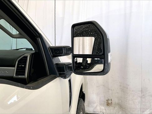 Used 2019 Ford F250 Lariat w/ Chrome Package image 11