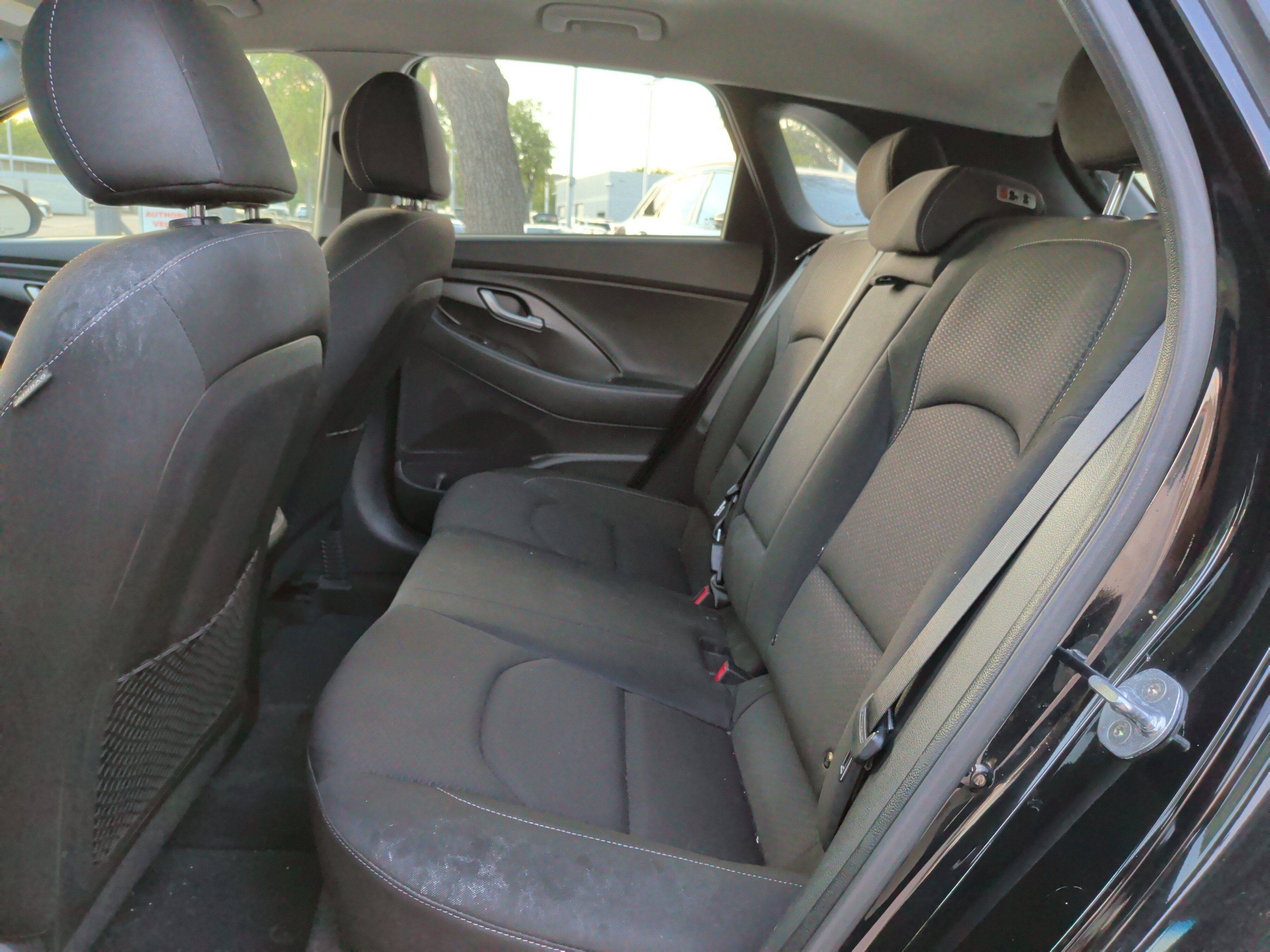 Used 2018 Hyundai Elantra GT FWD image 30