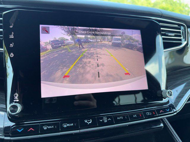 Used 2022 Jeep Wagoneer Series III w/ Premium Group I AWD/4WD image 12