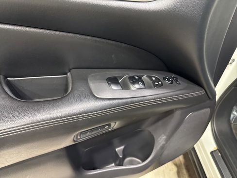 Used 2014 Nissan Pathfinder Platinum w/ Platinum Premium Package image 34