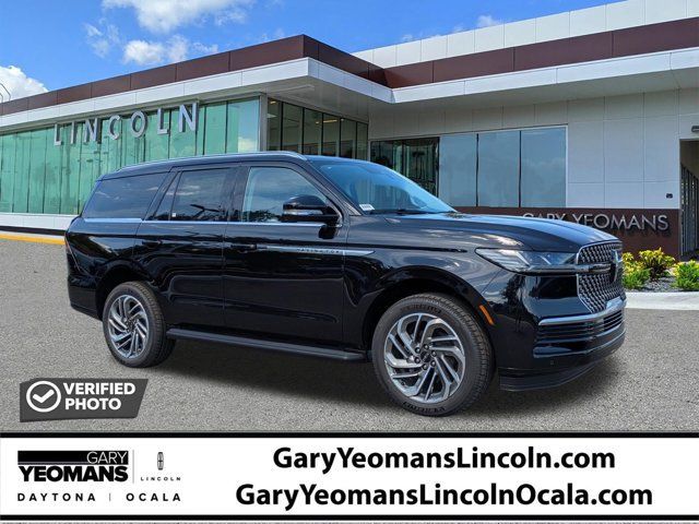 New 2027 Lincoln Navigator Premiere RWD image 1