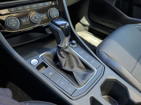 Used 2023 Volkswagen Jetta SE FWD image 31