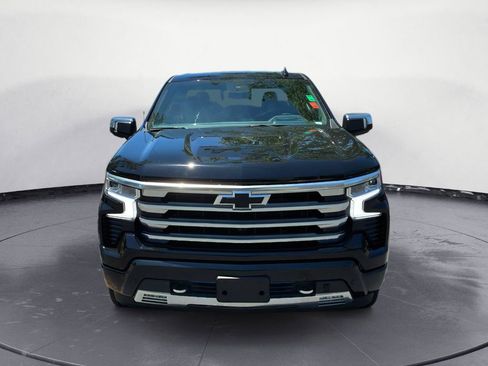 Used 2025 Chevrolet Silverado 1500 High Country w/ High Country Premium Package AWD/4WD image 2