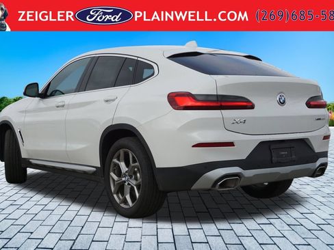 Used 2025 BMW X4 xDrive30i w/ Premium Essential Package AWD/4WD image 3