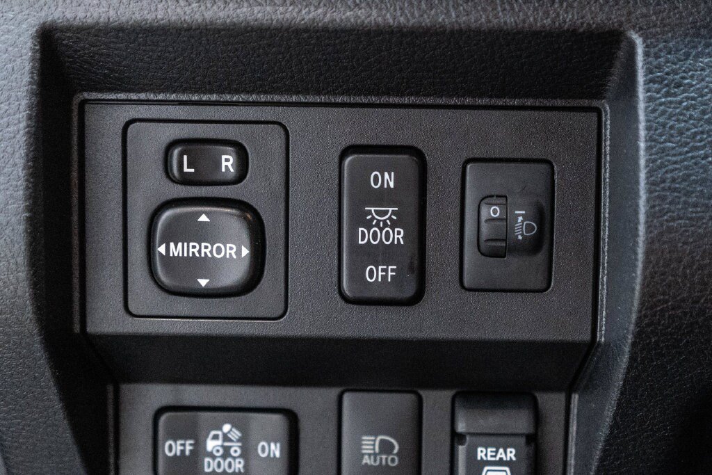 Used 2021 Toyota Tundra Limited w/ Limited Premium Package AWD/4WD image 24