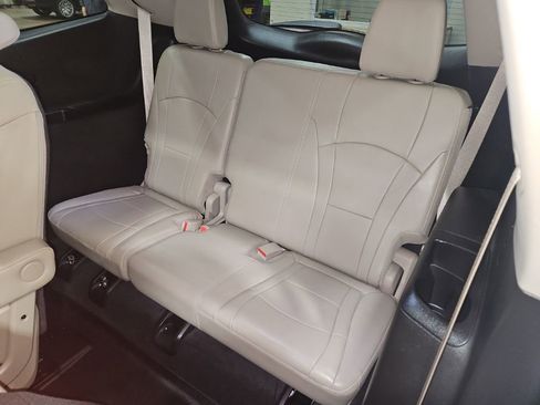 Used 2018 Buick Enclave Premium AWD/4WD image 26