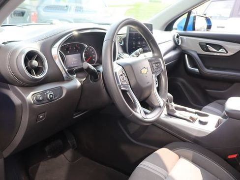 Used 2025 Chevrolet Blazer LT AWD/4WD image 13