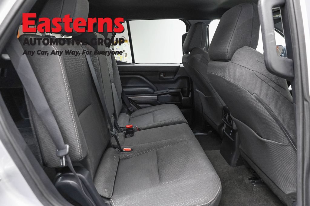 Used 2025 Toyota 4Runner SR5 AWD/4WD image 25