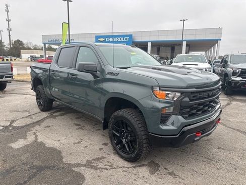 New 2026 Chevrolet Silverado 1500 Custom Trail Boss w/ LPO, Dark Essentials Package image 1