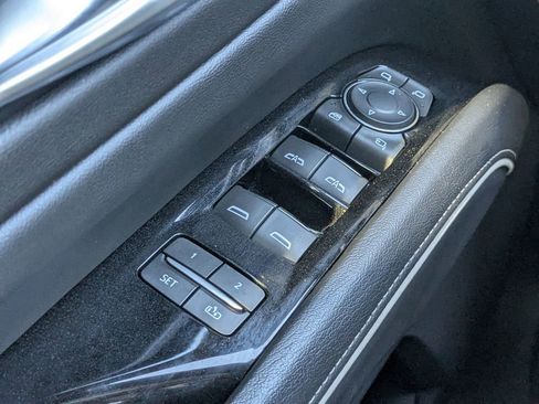 Used 2023 Cadillac Escalade ESV Premium Luxury image 29