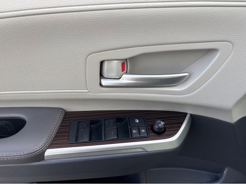 Used 2024 Toyota Sienna XLE image 29