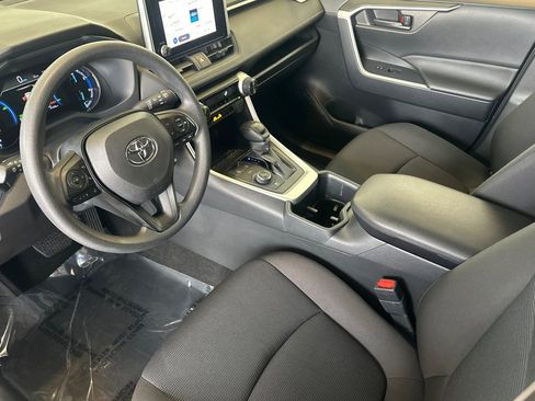 Certified 2025 Toyota RAV4 LE image 10