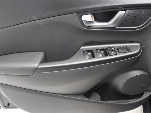 Used 2023 Hyundai Kona Limited AWD/4WD image 14