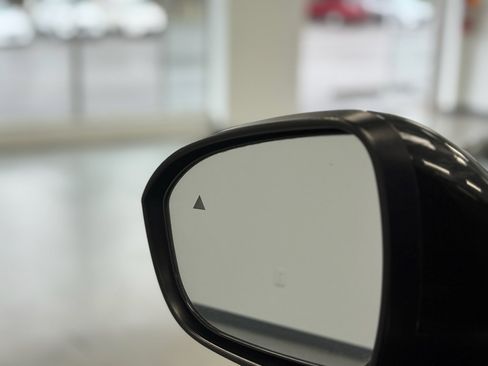 Used 2023 Mitsubishi Outlander ES AWD/4WD image 13
