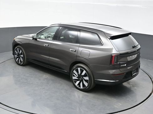 New 2025 Volvo EX90 Ultra image 24