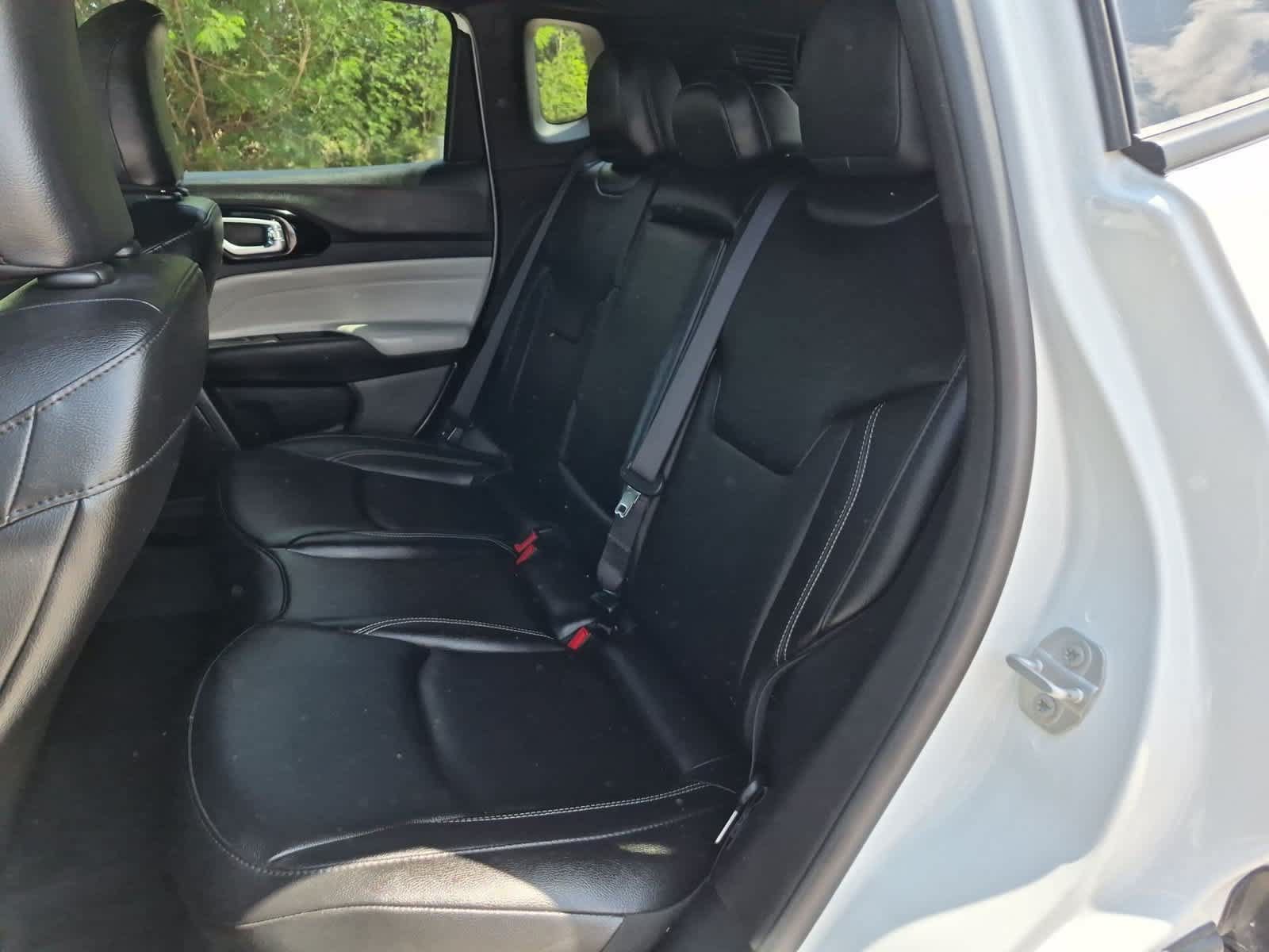 Used 2025 Jeep Compass Limited AWD/4WD image 23