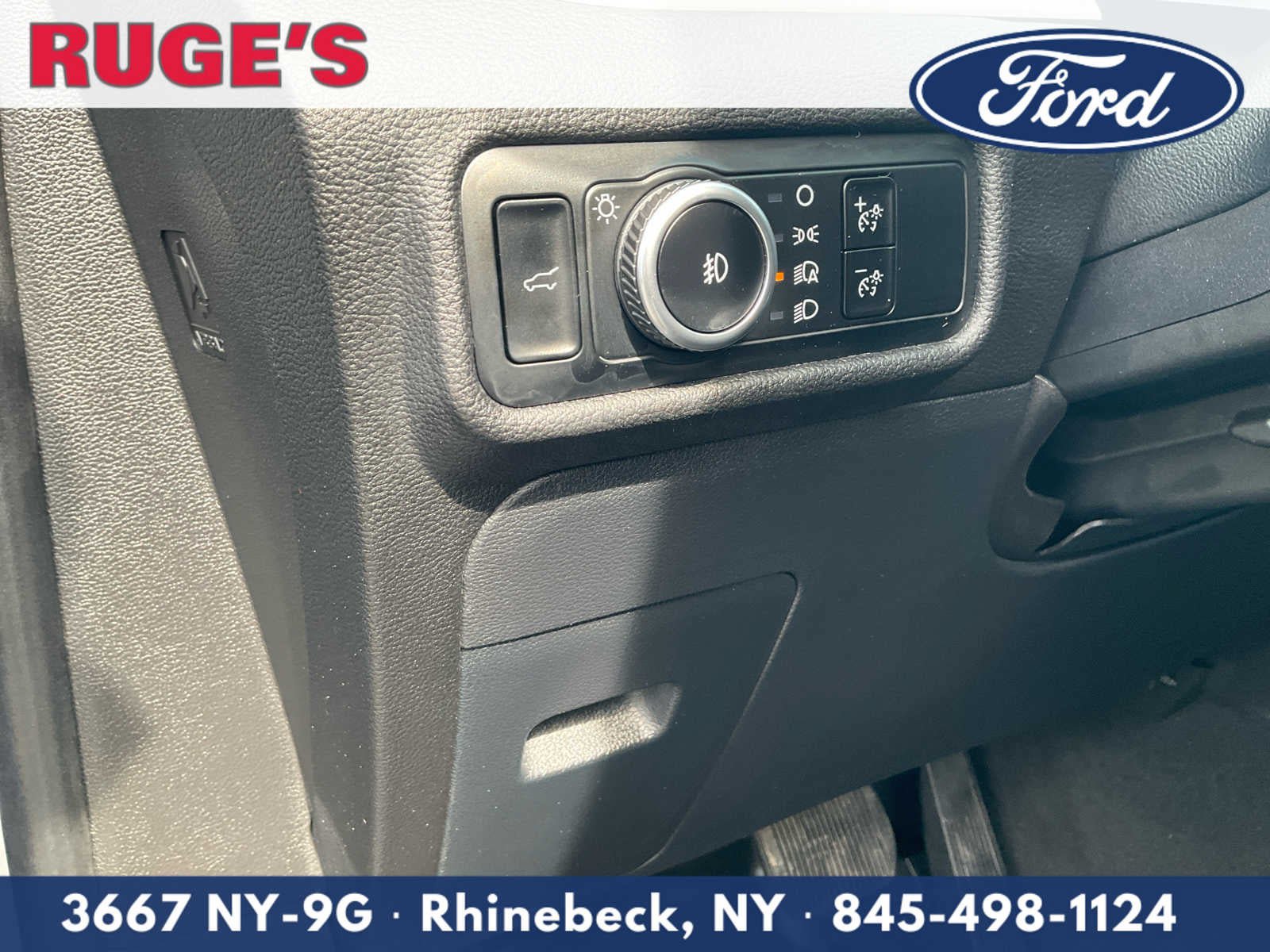 Certified 2024 Ford Explorer XLT w/ Equipment Group 202A AWD/4WD image 17