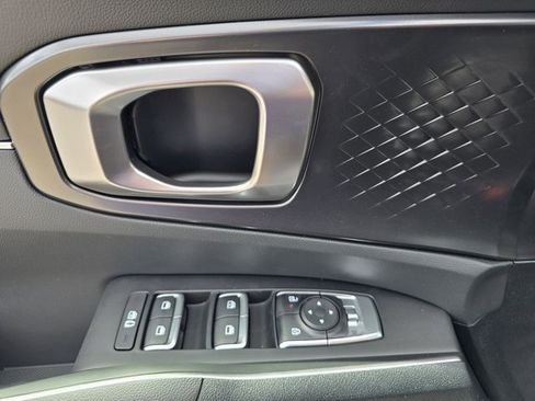 Used 2025 Kia Sorento S w/ Panoramic Sunroof Package image 17