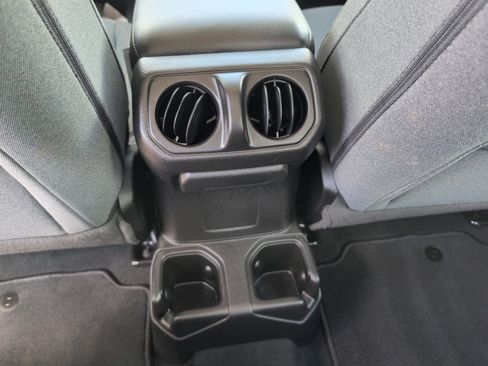 Used 2024 Jeep Gladiator Sport AWD/4WD image 30