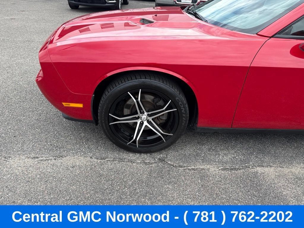 Used 2011 Dodge Challenger R/T RWD image 9