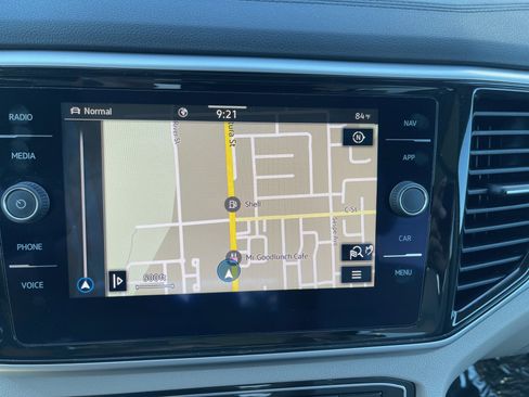 Used 2022 Volkswagen Atlas SEL R-Line image 36