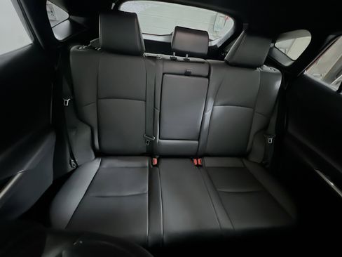 Used 2023 Toyota Venza Nightshade AWD/4WD image 33