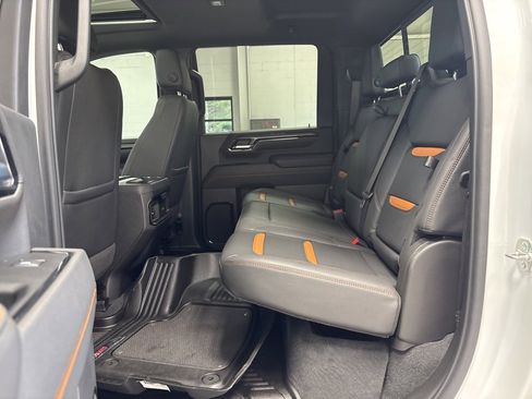 Used 2025 GMC Sierra 2500 AT4 w/ AT4 Preferred Package image 19
